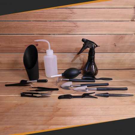 Terrarium care kit